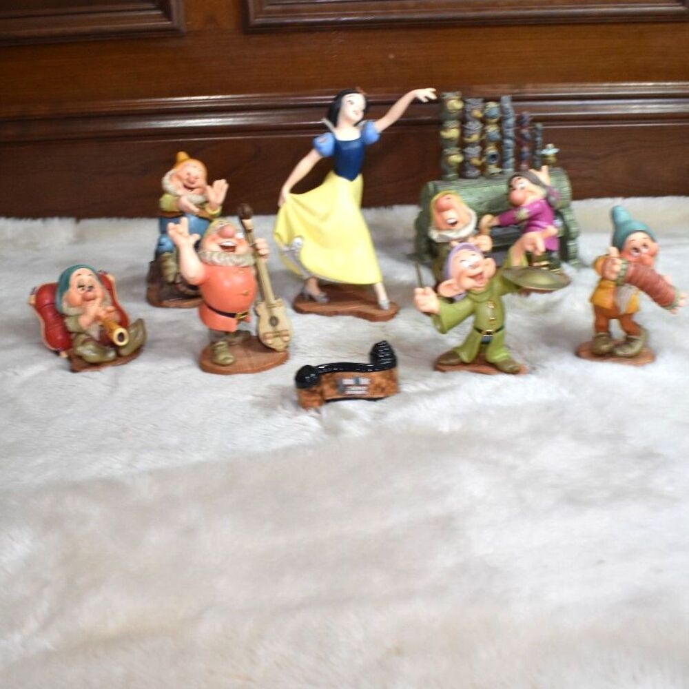 WDCC Disney Snow White & the Seven Dwarfs Figurine Set w/ COA10 Pieces